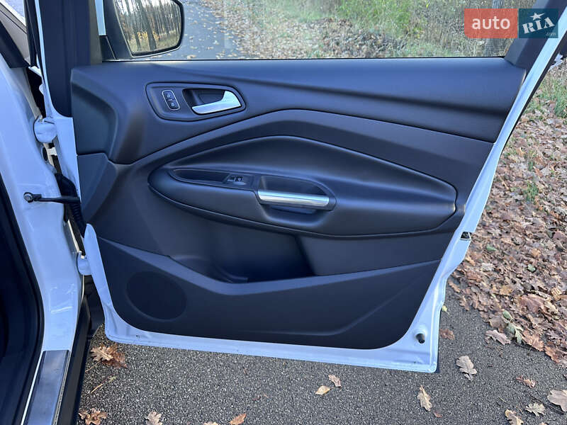 Внедорожник / Кроссовер Ford Kuga 2016 в Киеве