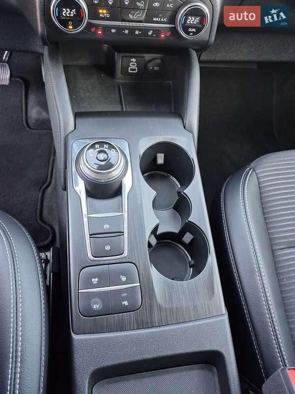 Внедорожник / Кроссовер Ford Kuga 2022 в Киеве