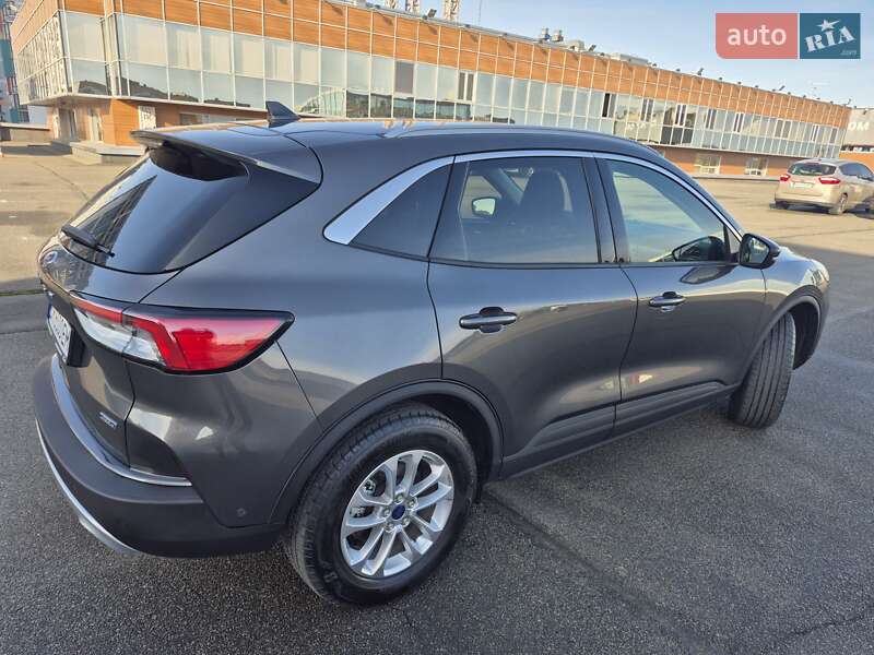 Внедорожник / Кроссовер Ford Kuga 2022 в Киеве