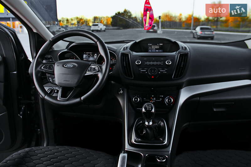 Внедорожник / Кроссовер Ford Kuga 2018 в Днепре фото 11 Внедорожник / Кроссовер Ford Kuga 2018 в Днепре