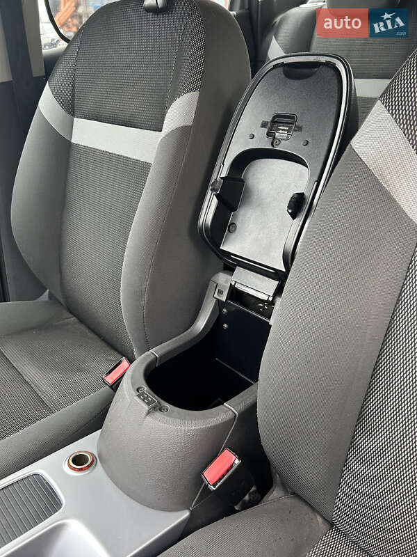 Внедорожник / Кроссовер Ford Kuga 2011 в Киеве фото 24 Внедорожник / Кроссовер Ford Kuga 2011 в Киеве