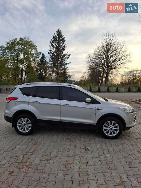 Внедорожник / Кроссовер Ford Kuga 2016 в Черновцах