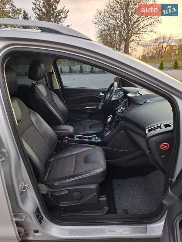 Внедорожник / Кроссовер Ford Kuga 2016 в Черновцах