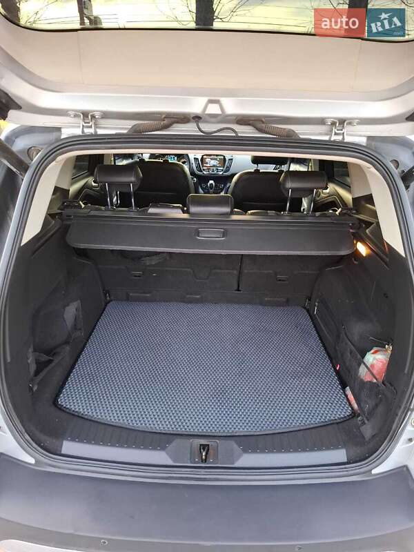 Внедорожник / Кроссовер Ford Kuga 2016 в Черновцах