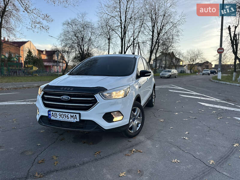 Внедорожник / Кроссовер Ford Kuga 2017 в Виннице фото 3 Внедорожник / Кроссовер Ford Kuga 2017 в Виннице