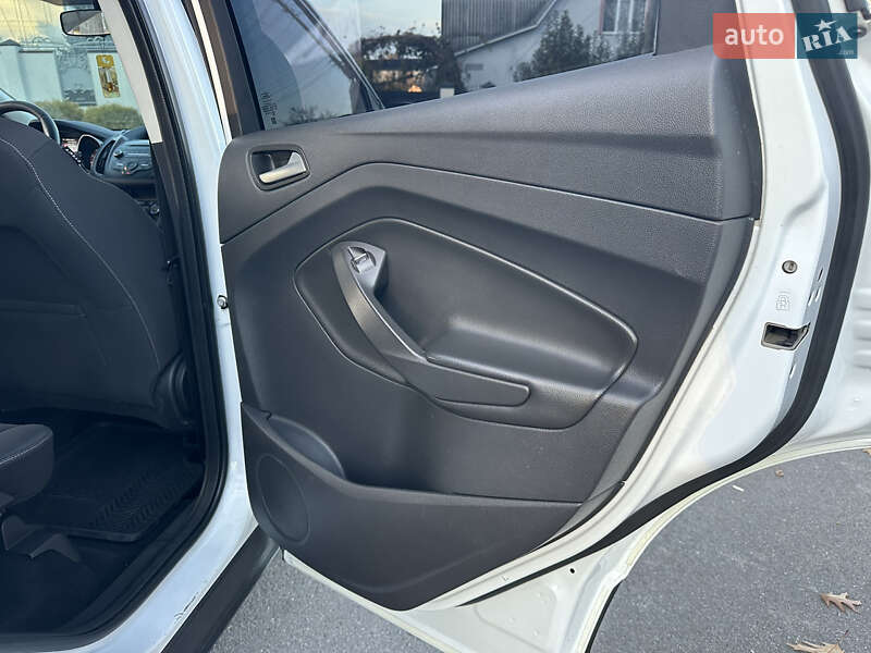 Внедорожник / Кроссовер Ford Kuga 2017 в Виннице фото 46 Внедорожник / Кроссовер Ford Kuga 2017 в Виннице