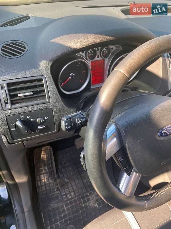 Позашляховик / Кросовер Ford Kuga 2010 в Івано-Франківську