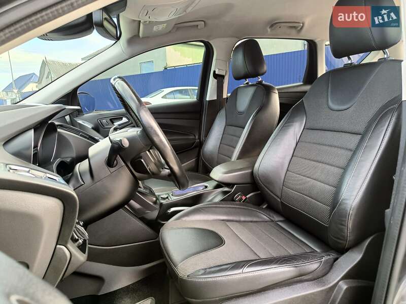 Внедорожник / Кроссовер Ford Kuga 2016 в Калуше