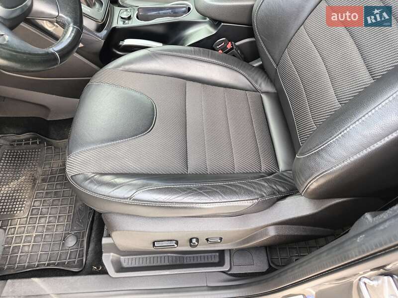 Внедорожник / Кроссовер Ford Kuga 2016 в Калуше