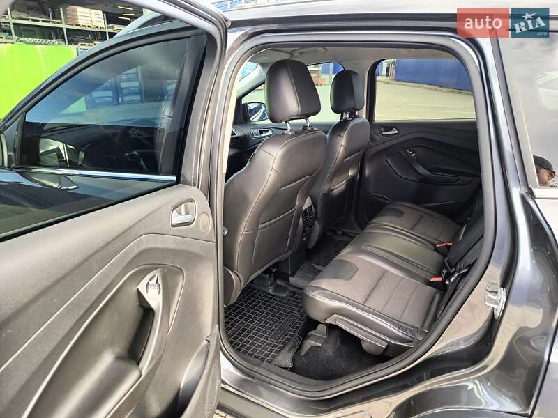 Внедорожник / Кроссовер Ford Kuga 2016 в Калуше