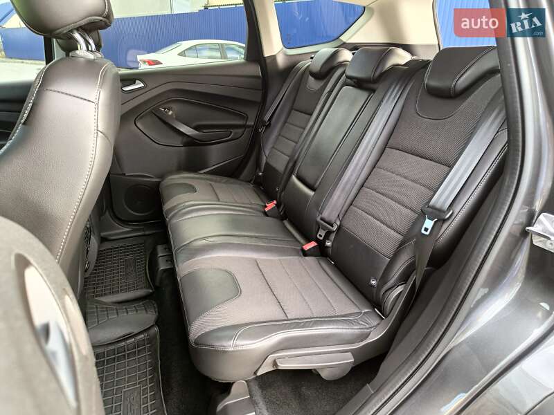 Внедорожник / Кроссовер Ford Kuga 2016 в Калуше