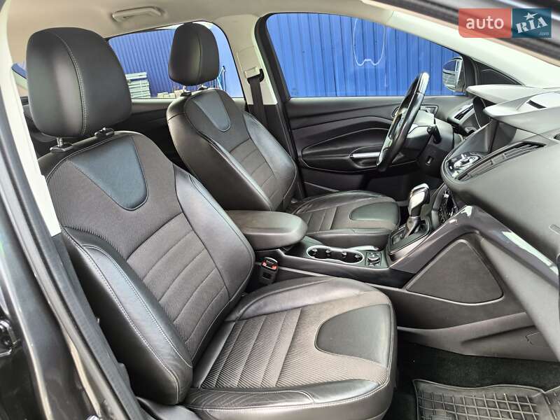 Внедорожник / Кроссовер Ford Kuga 2016 в Калуше