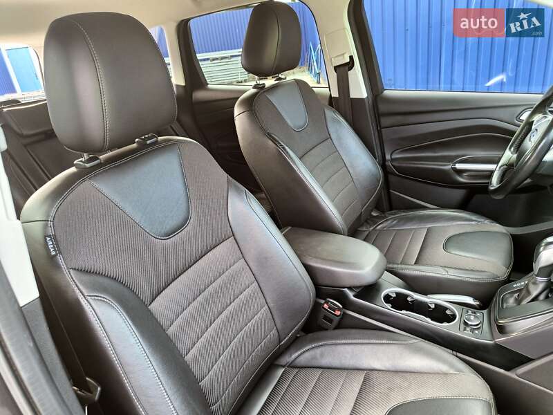 Внедорожник / Кроссовер Ford Kuga 2016 в Калуше