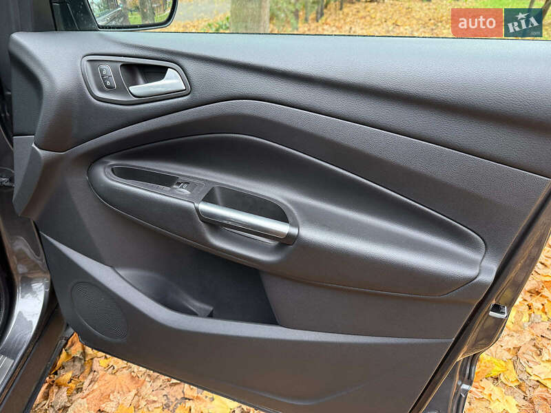 Внедорожник / Кроссовер Ford Kuga 2019 в Киеве фото 23 Внедорожник / Кроссовер Ford Kuga 2019 в Киеве