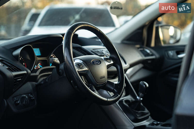 Внедорожник / Кроссовер Ford Kuga 2015 в Черновцах фото 17 Внедорожник / Кроссовер Ford Kuga 2015 в Черновцах