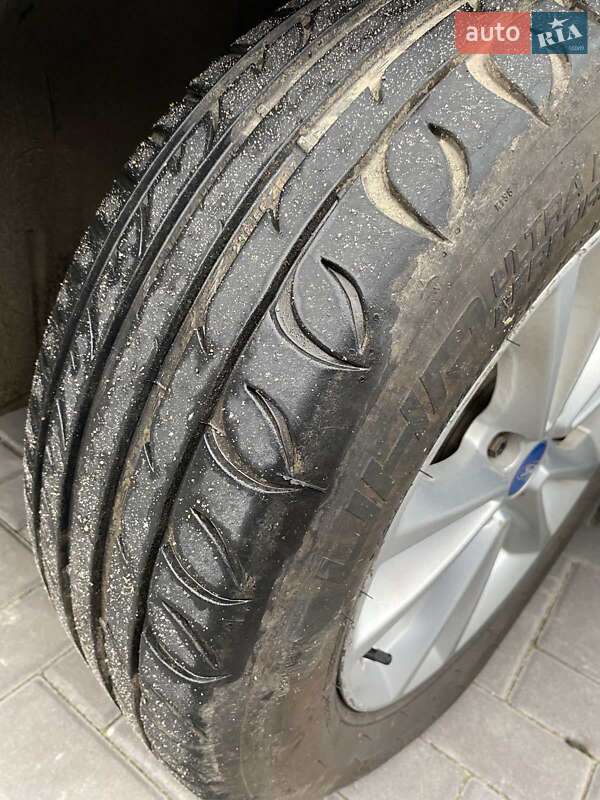 Позашляховик / Кросовер Ford Kuga 2012 в Умані фото 7 Позашляховик / Кросовер Ford Kuga 2012 в Умані