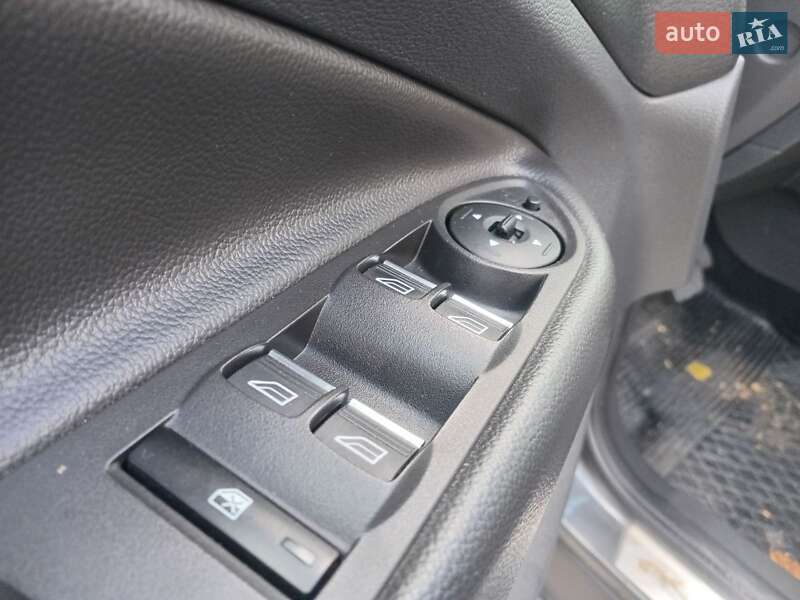 Позашляховик / Кросовер Ford Kuga 2017 в Львові фото 18 Позашляховик / Кросовер Ford Kuga 2017 в Львові