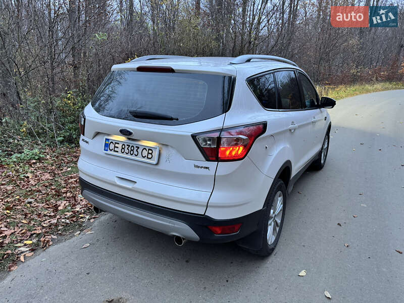 Позашляховик / Кросовер Ford Kuga 2019 в Чернівцях