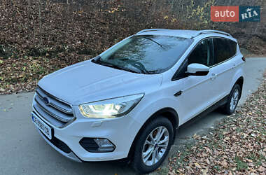 Внедорожник / Кроссовер Ford Kuga 2019 в Черновцах