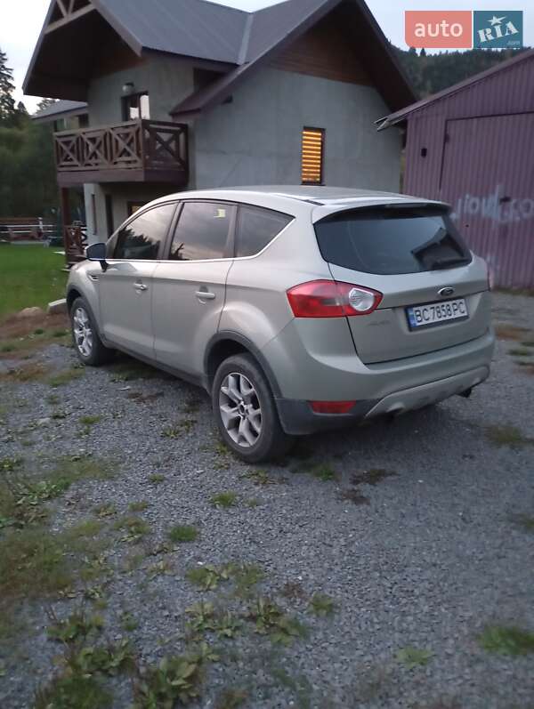 Внедорожник / Кроссовер Ford Kuga 2010 в Сколе