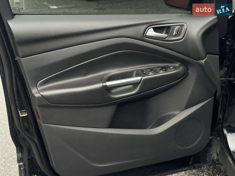 Позашляховик / Кросовер Ford Kuga 2013 в Києві