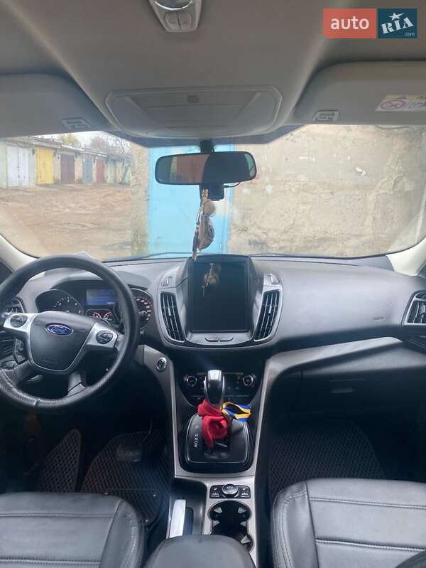 Позашляховик / Кросовер Ford Kuga 2015 в Южноукраїнську