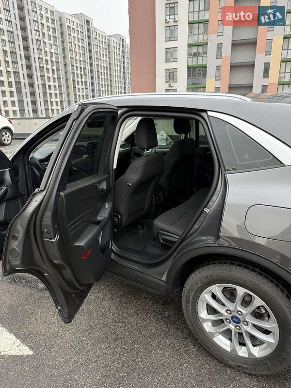 Позашляховик / Кросовер Ford Kuga 2021 в Києві фото 18 Позашляховик / Кросовер Ford Kuga 2021 в Києві