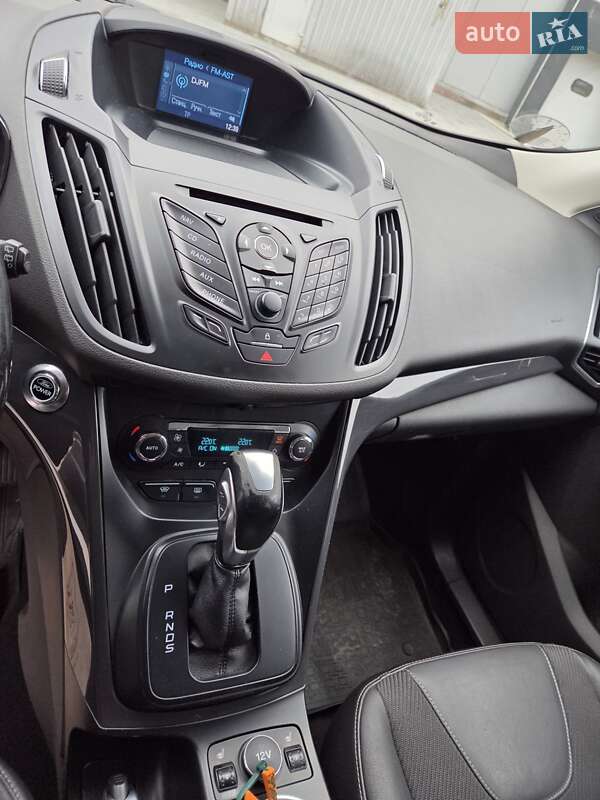 Внедорожник / Кроссовер Ford Kuga 2013 в Луцке