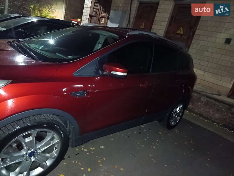 Внедорожник / Кроссовер Ford Kuga 2014 в Чернигове