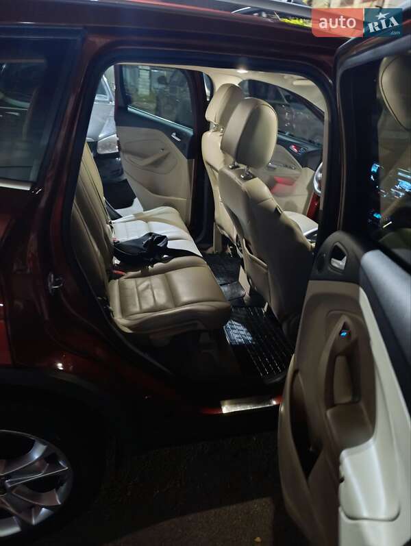 Внедорожник / Кроссовер Ford Kuga 2014 в Чернигове