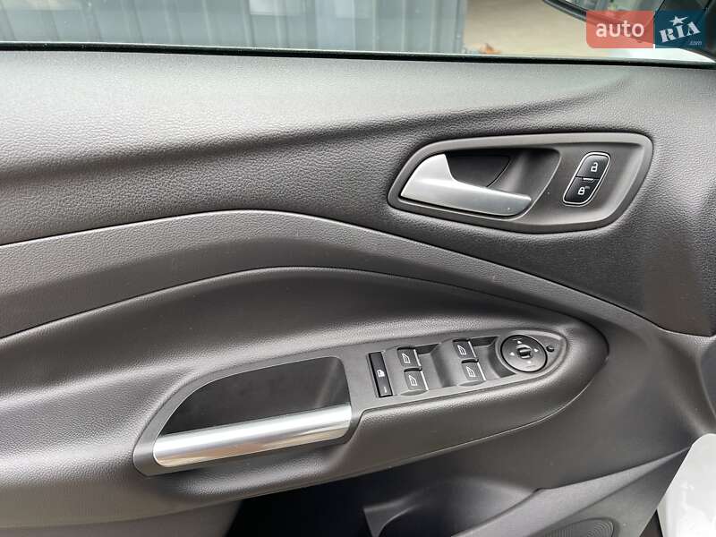 Позашляховик / Кросовер Ford Kuga 2016 в Миколаєві фото 13 Позашляховик / Кросовер Ford Kuga 2016 в Миколаєві