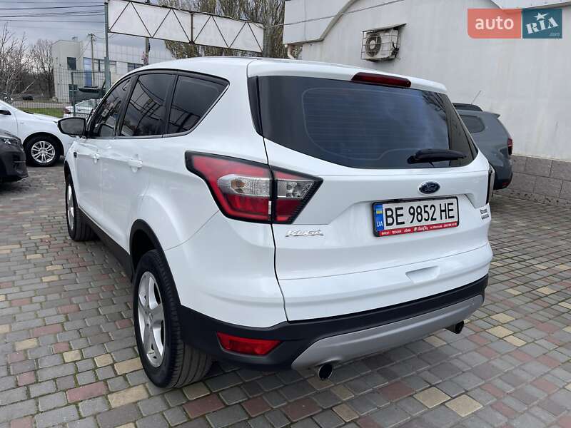Позашляховик / Кросовер Ford Kuga 2016 в Миколаєві