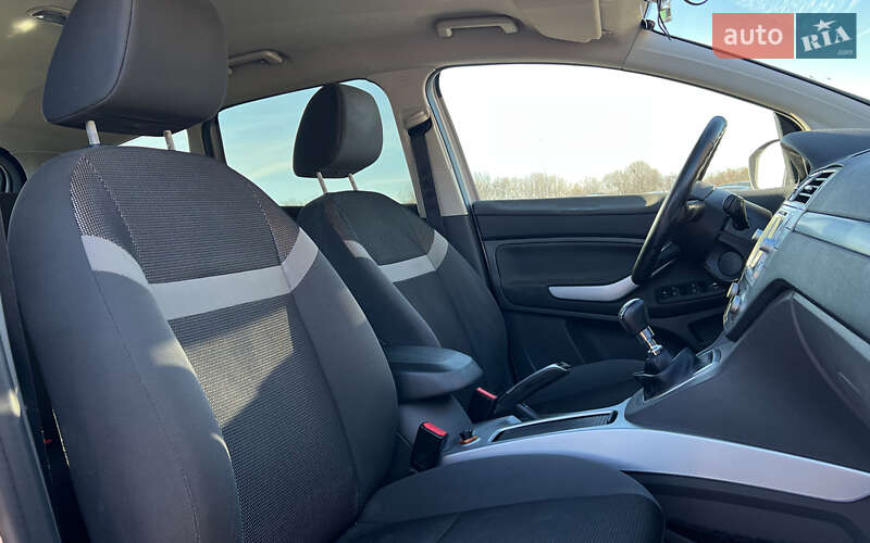 Внедорожник / Кроссовер Ford Kuga 2012 в Львове