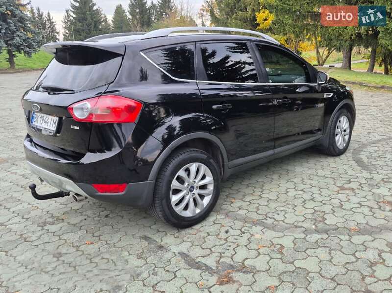 Внедорожник / Кроссовер Ford Kuga 2010 в Ровно