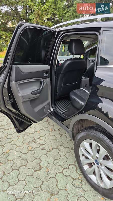 Внедорожник / Кроссовер Ford Kuga 2010 в Ровно