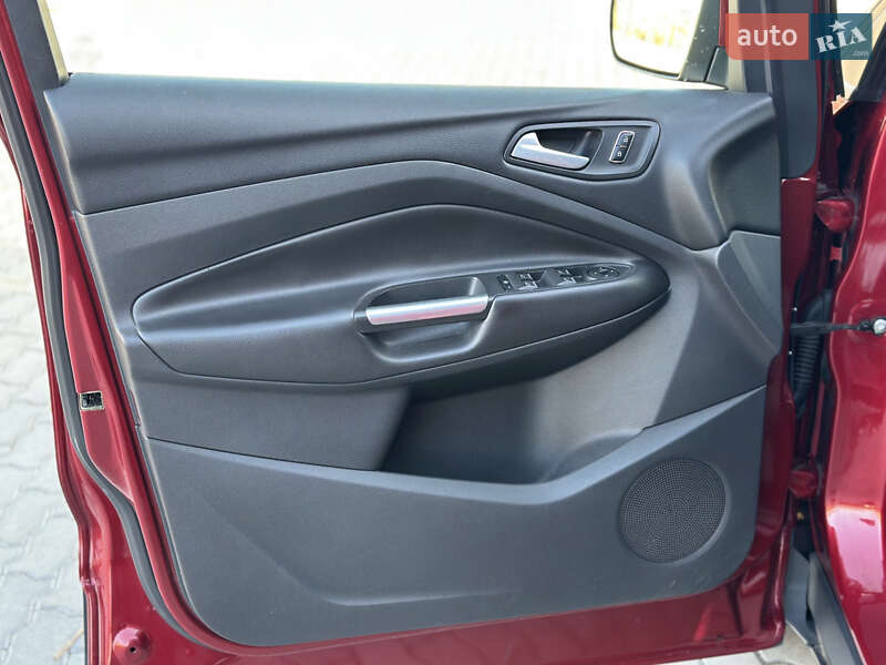 Внедорожник / Кроссовер Ford Kuga 2015 в Львове фото 57 Внедорожник / Кроссовер Ford Kuga 2015 в Львове