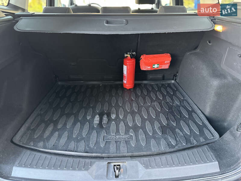 Внедорожник / Кроссовер Ford Kuga 2015 в Львове фото 96 Внедорожник / Кроссовер Ford Kuga 2015 в Львове