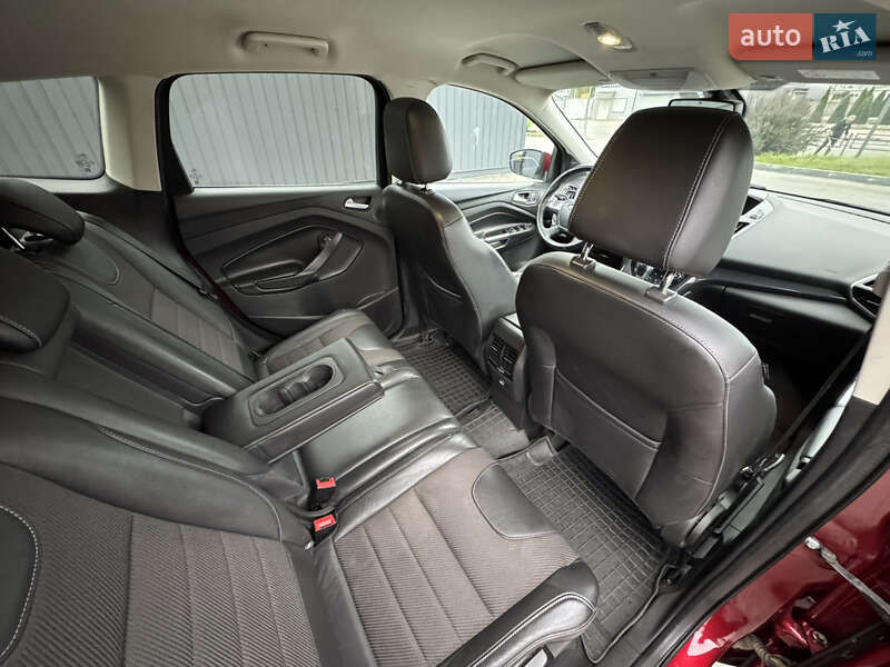 Позашляховик / Кросовер Ford Kuga 2015 в Житомирі