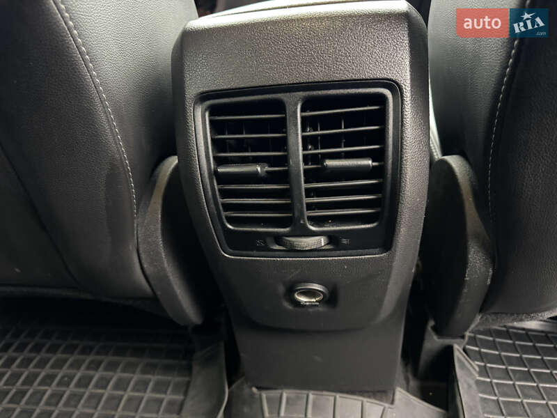 Позашляховик / Кросовер Ford Kuga 2015 в Житомирі