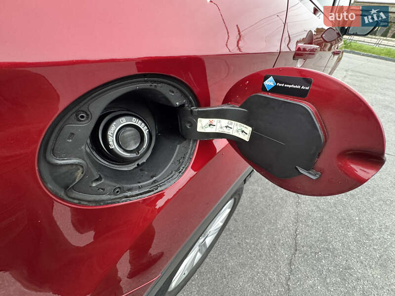 Позашляховик / Кросовер Ford Kuga 2015 в Житомирі