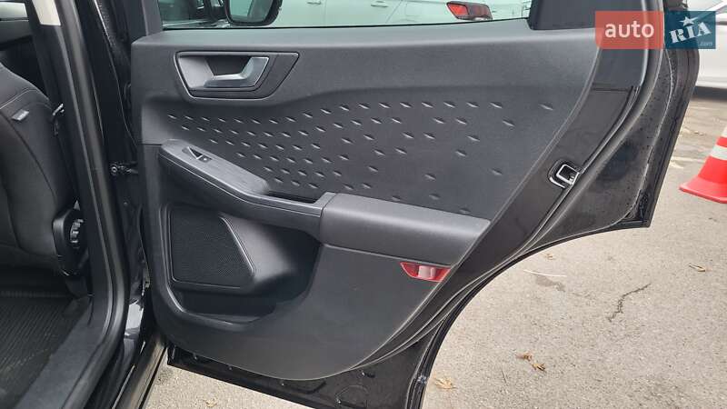 Внедорожник / Кроссовер Ford Kuga 2020 в Киеве