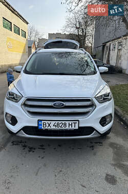 Позашляховик / Кросовер Ford Kuga 2019 в Хмельницькому