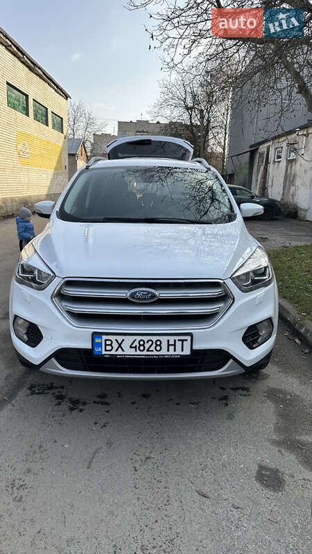 Позашляховик / Кросовер Ford Kuga 2019 в Хмельницькому