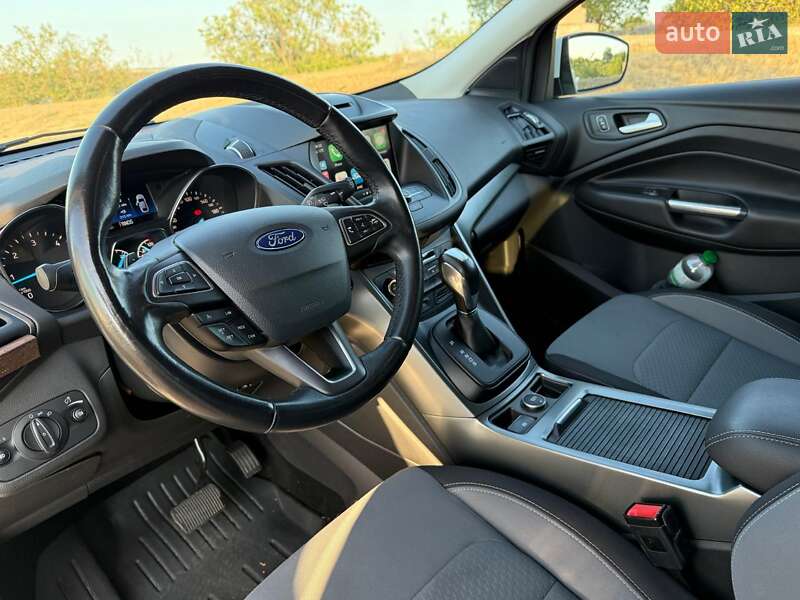 Внедорожник / Кроссовер Ford Kuga 2017 в Днепре фото 12 Внедорожник / Кроссовер Ford Kuga 2017 в Днепре