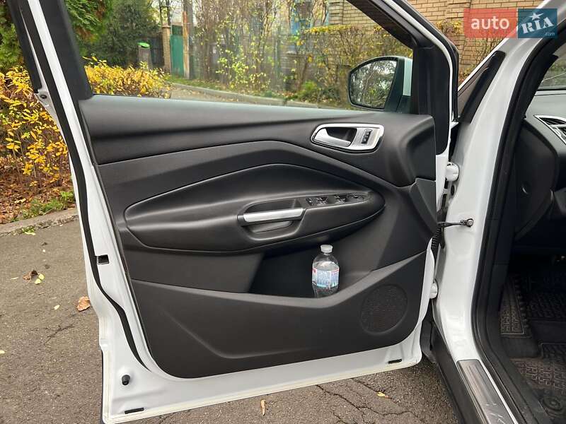 Внедорожник / Кроссовер Ford Kuga 2015 в Киеве фото 9 Внедорожник / Кроссовер Ford Kuga 2015 в Киеве