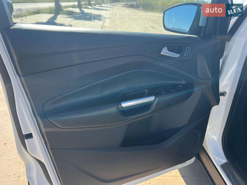 Внедорожник / Кроссовер Ford Kuga 2013 в Киеве