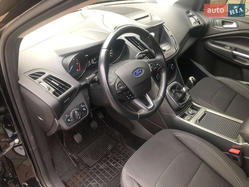 Позашляховик / Кросовер Ford Kuga 2017 в Ніжині