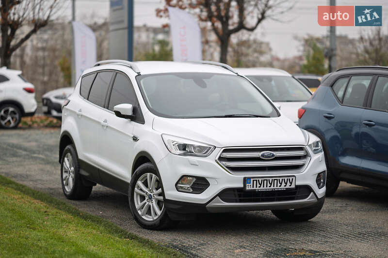Позашляховик / Кросовер Ford Kuga 2019 в Києві