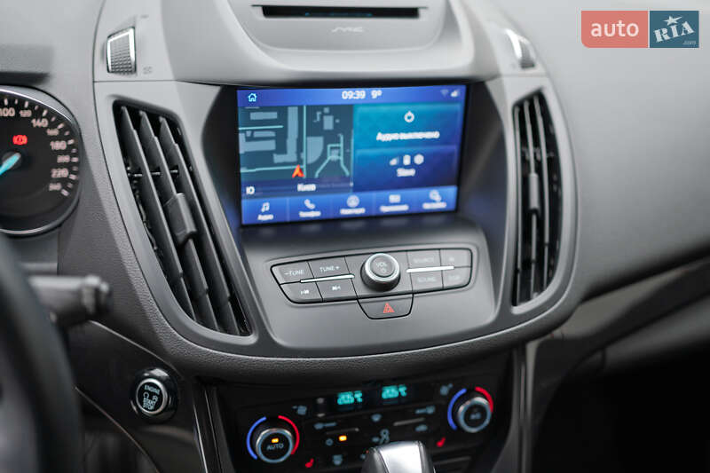 Позашляховик / Кросовер Ford Kuga 2019 в Києві