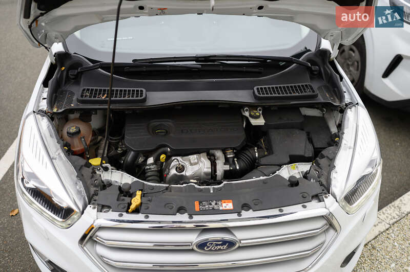 Позашляховик / Кросовер Ford Kuga 2019 в Києві